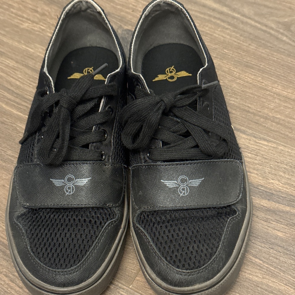 CREATIVE RECREATION Men shoes size 8.5 (Black and Red color)